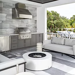 We love a great outdoor dining space. 
Who is ready