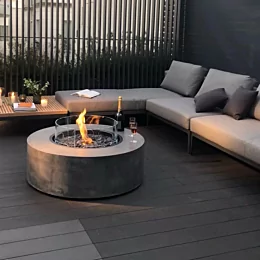 Unpainted version.
無塗装版のARKです。

煙の出ないエコスマートファイヤー は、焚火とは違った現代的な火を眺める時間を...