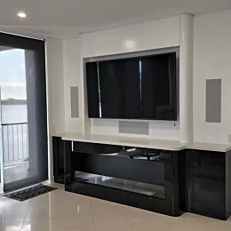 Custom Fireplace With The Curves 👌
This beautiful master peice is