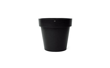 Classic 25 Planter - Studio Image by Blinde Design